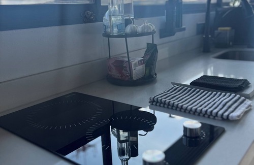 Carmen Apartment | Oasis Loft 5min from SJO airport cozy and comfy fully equipment down town A/C