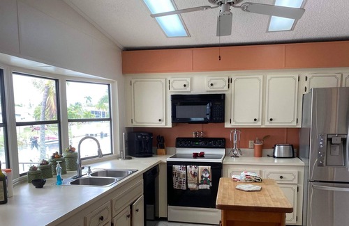 Pembroke Park House | Oasis on the water with amazing view