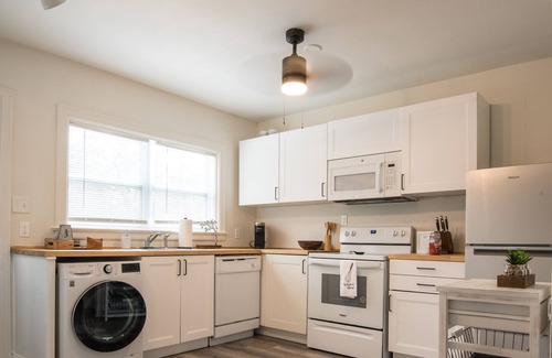 Albany House | Oasis Under The Oaks - Unit B