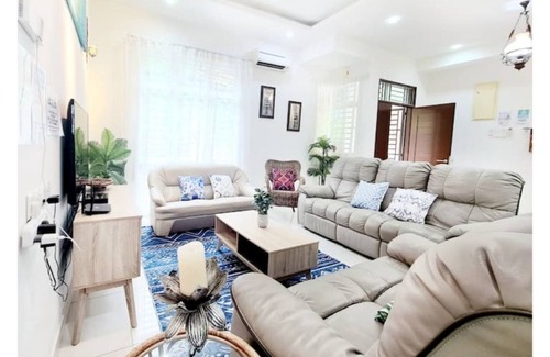 Tanjung Bungah House | Ocean 25 海洋贰拾伍 Shamrock Beach BigGroup 5 bedroom