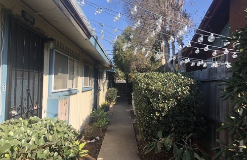 Ocean Beach Apartment | Ocean Beach, #8 Freedom, Retro Cottage/Studio, 3 Blocks to Beach enjoy! 🏖