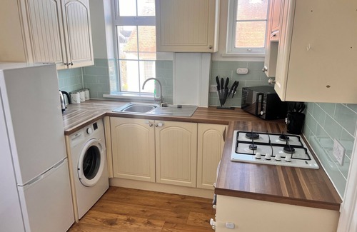 Southend-on-Sea Apartment | Ocean Breeze. Cosy beachside retreat.