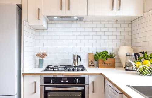 Waiheke Island House | OCEAN BREEZE COTTAGE | Coast & Country | WINTER DEAL - Stay for 3, Pay for 2