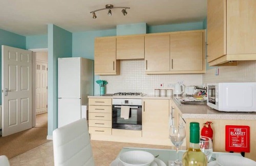 Hamworthy Apartment | Ocean Breeze - Harbour Views from Private Balcony