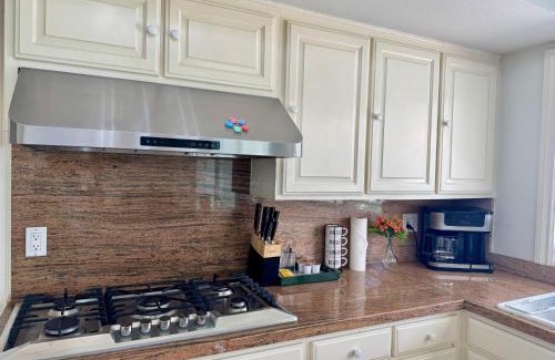 Muirlands West House | Ocean Breeze Haven Sunset & Pool La Jolla