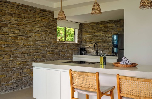 Buenos Aires Villa | Ocean View Villa Nicholson w/private pool, steps from the beach