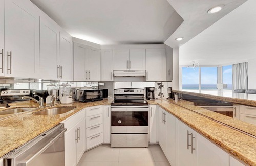 Galt Mile Apartment | Ocean Front 2-bedroom Suite