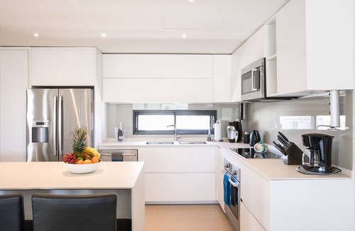 Beacon Hill Condo | OCEAN FRONT 3 BEDROOM PENTHOUSE UNIT. STAY IN LUXURY.
