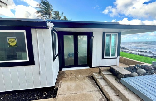 Hauula Apartment | Ocean front apartment in brilliant Hauula with AC, WiFi