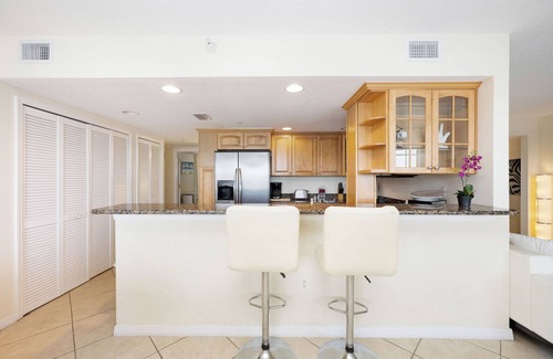 Clearwater Beach Apartment | Ocean Front Beach in Clearwater 2BB 2BA