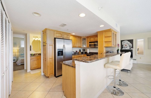 Clearwater Beach Apartment | Ocean Front Beach in Clearwater 2BB 2BA