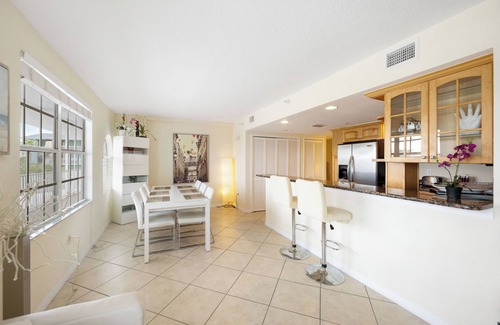 Clearwater Beach Apartment | Ocean Front Beach in Clearwater 2BB 2BA