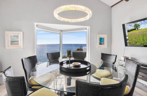 South Laguna House | Ocean Front Beach Cottage