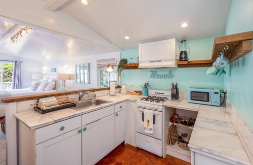 Moss Beach Cottage | OCEAN FRONT Beach Cottage with Panoramic Views!