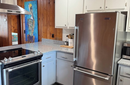 Sunset Beach Cottage | OCEAN FRONT CHARMING 4BD/2BA COTTAGE. Close to stores and pier! INCLUDES LINENS