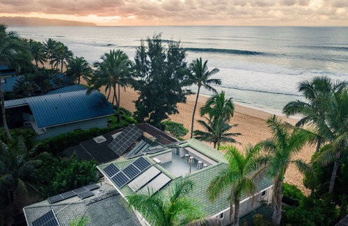 Pupukea House | Ocean Front Pipeline Estate! Front row seat to the Pipeline Masters surf event!