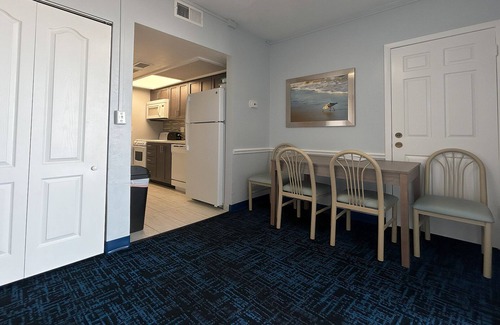 Ortona Park Apartment | Ocean Front Resort w/Beachfront Pool & Beach Access - Studio Unit