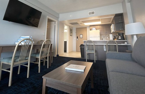 Ortona Park Apartment | Ocean Front Resort w/Beachfront Pool & Beach Access - 2 Bedroom Unit