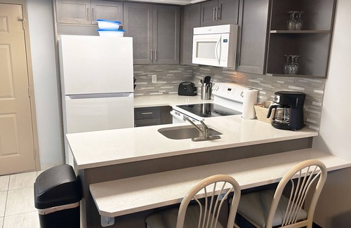 Ortona Park Apartment | Ocean Front Resort w/Beachfront Pool & Beach Access - 2 Bedroom Unit