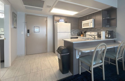 Ortona Park Apartment | Ocean Front Resort w/Beachfront Pool & Beach Access - 2 Bedroom Unit