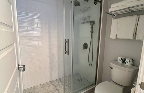 East Fort Lauderdale Resort | OCEAN FRONT Suite At A Beautiful Resort Right On The Sand!