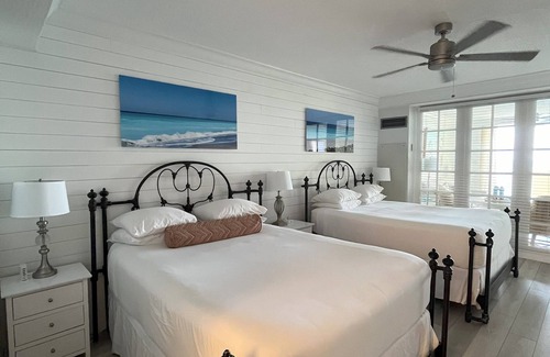 East Fort Lauderdale Resort | OCEAN FRONT Suite At A Beautiful Resort Right On The Sand!