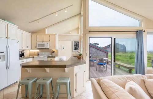 Castroville House | Ocean Front Villa