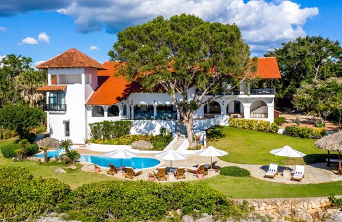 Punta Aguila House | Ocean Front Villa w/private pool - 14 guests w/service