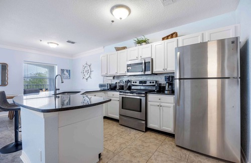 Butler Beach House | Ocean Hibiscus Retreat – For 8