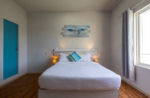 Cocoa Island Hotel | Ocean Pearl : Deluxe Triple Room