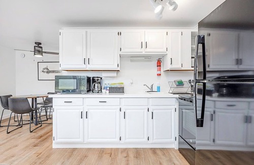 Ocean Shores Ski Chalet | Ocean Shores cozy chalet located within steps from the beach