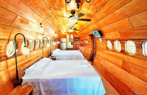 Manuel Antonio Resort | OCEAN SKY LOFT AIRPLANE HOME sleeps 8