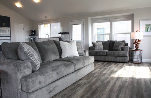 Bandon House | Ocean view, 100 yards to beach, pet friendly, secure fenced yard.