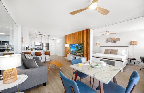 Waikiki Apartment | Ocean View 1BR at Ilikai Marina