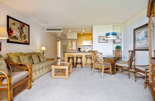 Honokowai Apartment | Ocean view 2 bed/2bath Kaanapali Shores resort gem