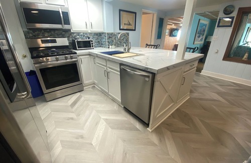 Morro Bay Cottage | Ocean View, 2 King Bedrooms, Hot Tub, lots of outdoor space, 7 decks.