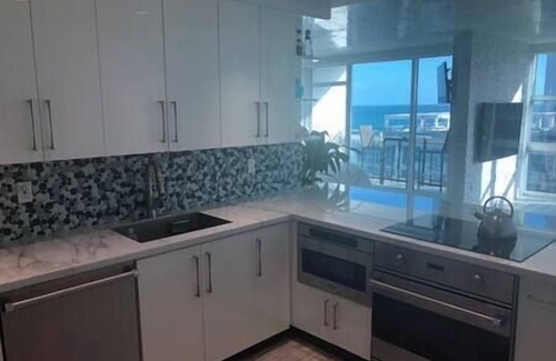 North Beach Condo | Ocean view at the Carillon 🏝⛱