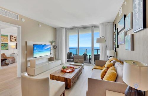Hollywood South Central Beach Apartment | Ocean View Balcony Beachfront Resort Amazing Pools