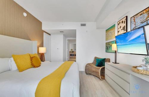 Hollywood South Central Beach Apartment | Ocean View Balcony Beachfront Resort Amazing Pools