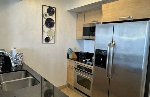 Sunny Isles Beach Resort | Ocean-view Condo Hotel Marenas Resort near Aventura Mall.