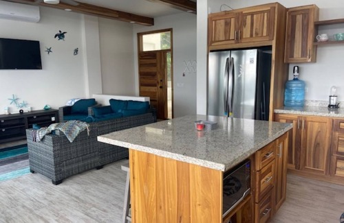 Gibson Bight Condo | Ocean View Condo in West End