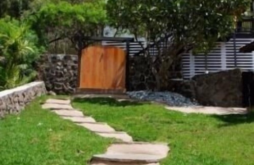 Hawaii Kai Cottage | Ocean View Cottage with Separate Suite