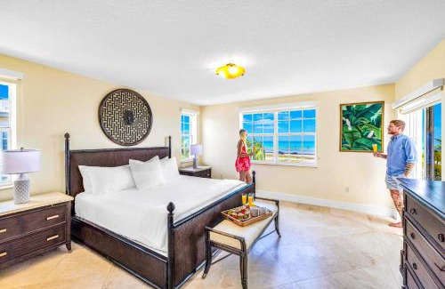 Islamorada Apartment | Ocean View Duplex Penthouse Retreat amenities: tennis court heated Pool Vista Key One