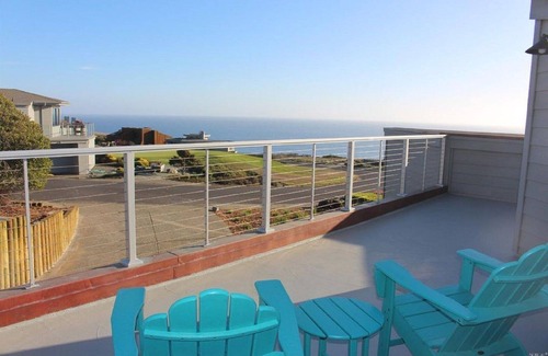 Bodega Bay House | Ocean view easy access to Doran Beach, Golf course and Bluewater Bistro.