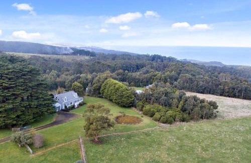 Skenes Creek North House | Ocean-view Hilltop Retreat