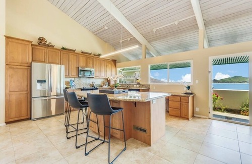 Kaneohe House | Ocean View House includes + Electric Truck + Free Charging!