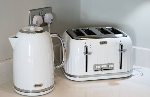 Southbourne House | Ocean View House with Jacuzzi