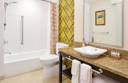 Diamond Head - Kapahulu - St. Louis Hotel | Ocean View King | Kaimana Beach Hotel | Scenic Stay by the Beach