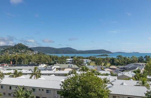 Cannonvale Apartment | Ocean View Retreat on Eshelby