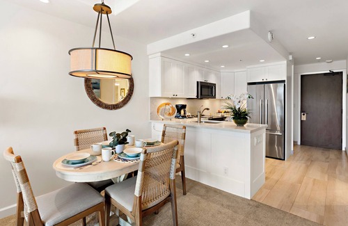 Kaanapali Apartment | Ocean View steps from beach, dining, shopping 961